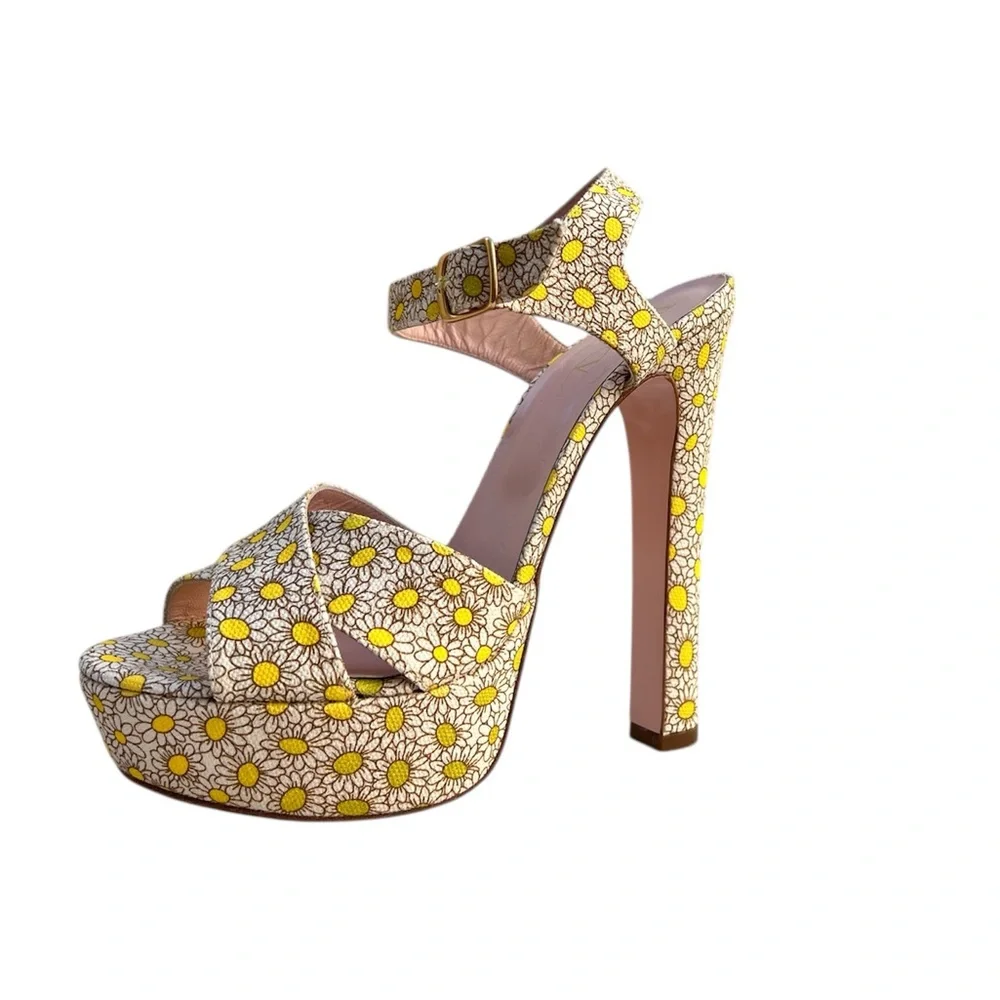 Red Valentino Yellow Daisy Print Platform‎ Sandals Heels Size 38 US 7.5